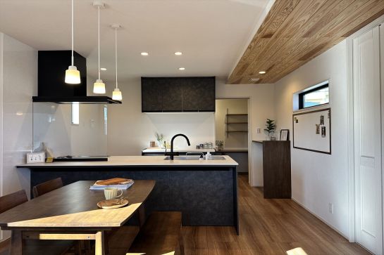3LDK3階建 空港通6丁目モデル住宅