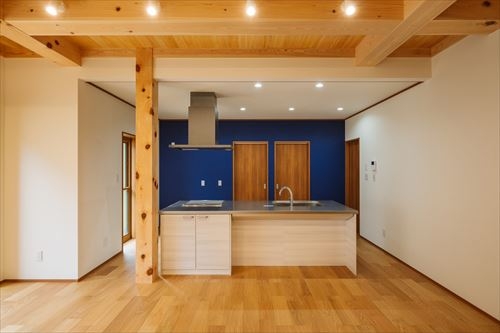 無垢材に癒される平屋
